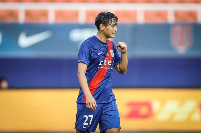 星空官网入口-【中超】林良铭头球杨旭直红 大连2比1逆转十人申花